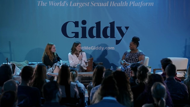 Ashley-Greene-dot-nl_2022GetMeGiddy-BarePanel0032.jpg