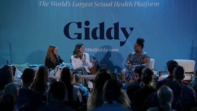 Ashley-Greene-dot-nl_2022GetMeGiddy-BarePanel0096.jpg