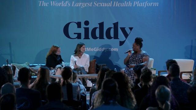 Ashley-Greene-dot-nl_2022GetMeGiddy-BarePanel0307.jpg