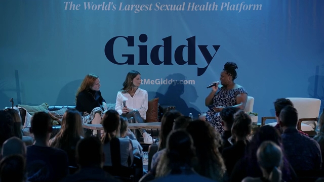 Ashley-Greene-dot-nl_2022GetMeGiddy-BarePanel0308.jpg
