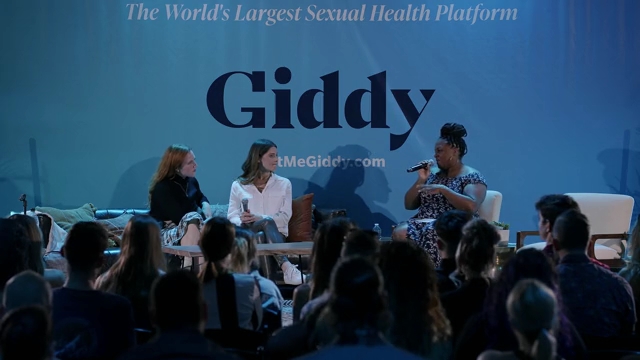 Ashley-Greene-dot-nl_2022GetMeGiddy-BarePanel0310.jpg