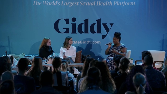 Ashley-Greene-dot-nl_2022GetMeGiddy-BarePanel0312.jpg