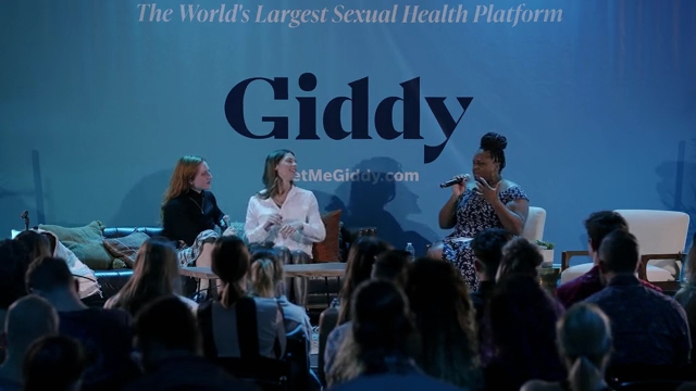 Ashley-Greene-dot-nl_2022GetMeGiddy-BarePanel0317.jpg