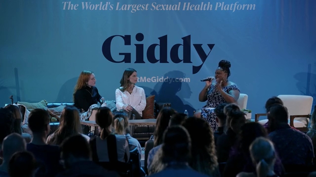 Ashley-Greene-dot-nl_2022GetMeGiddy-BarePanel0322.jpg