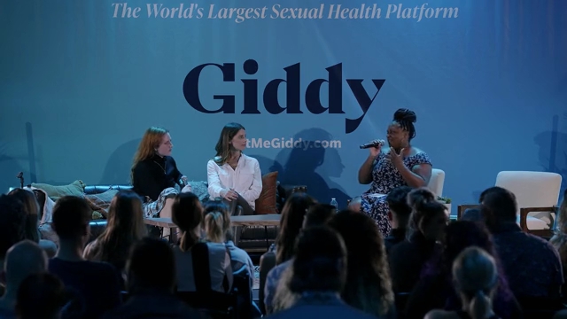 Ashley-Greene-dot-nl_2022GetMeGiddy-BarePanel0323.jpg