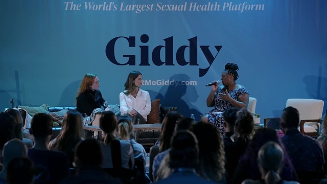 Ashley-Greene-dot-nl_2022GetMeGiddy-BarePanel0324.jpg