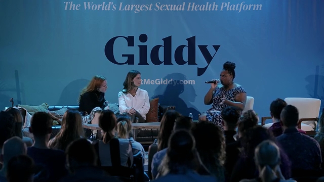 Ashley-Greene-dot-nl_2022GetMeGiddy-BarePanel0325.jpg