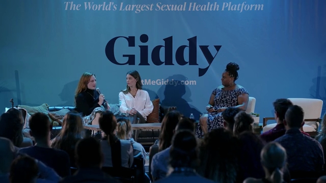 Ashley-Greene-dot-nl_2022GetMeGiddy-BarePanel0347.jpg