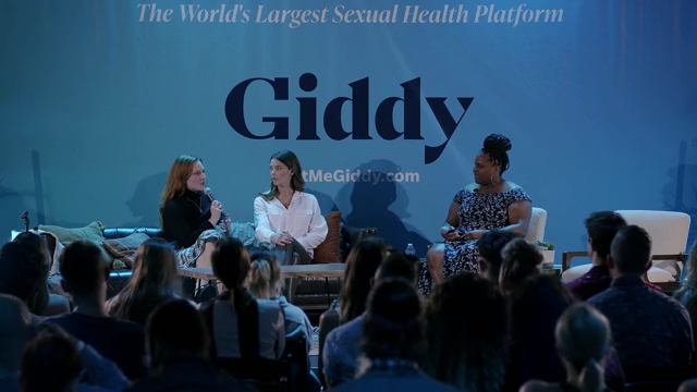 Ashley-Greene-dot-nl_2022GetMeGiddy-BarePanel0348.jpg