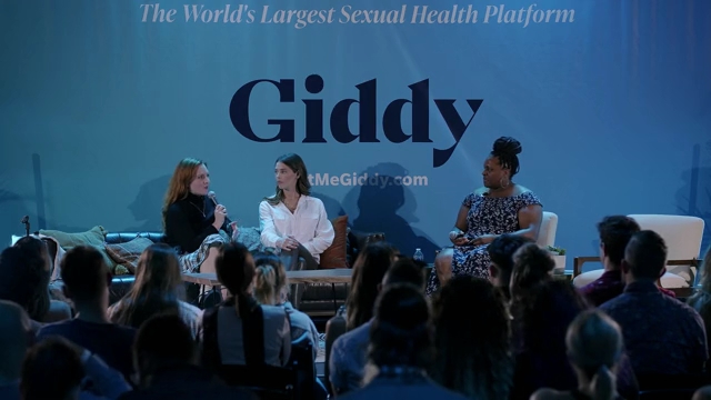Ashley-Greene-dot-nl_2022GetMeGiddy-BarePanel0349.jpg