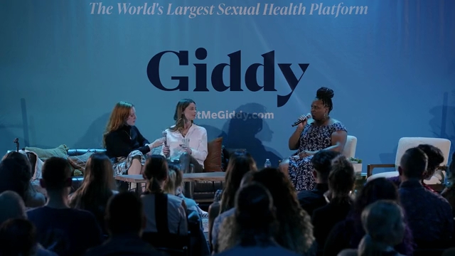 Ashley-Greene-dot-nl_2022GetMeGiddy-BarePanel0422.jpg