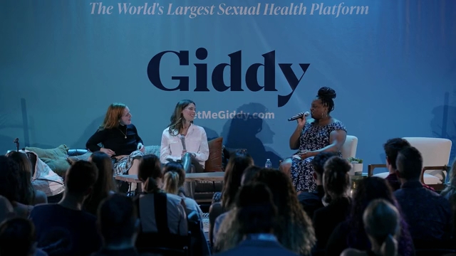Ashley-Greene-dot-nl_2022GetMeGiddy-BarePanel0749.jpg