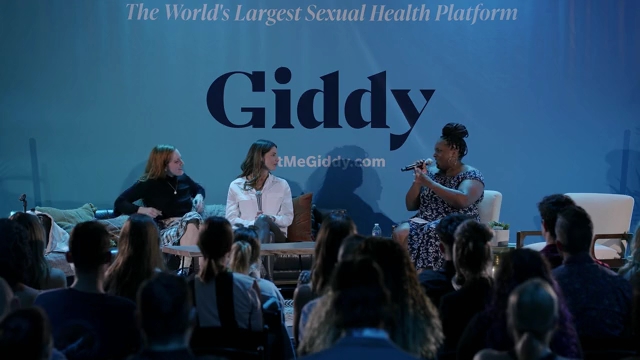 Ashley-Greene-dot-nl_2022GetMeGiddy-BarePanel0751.jpg