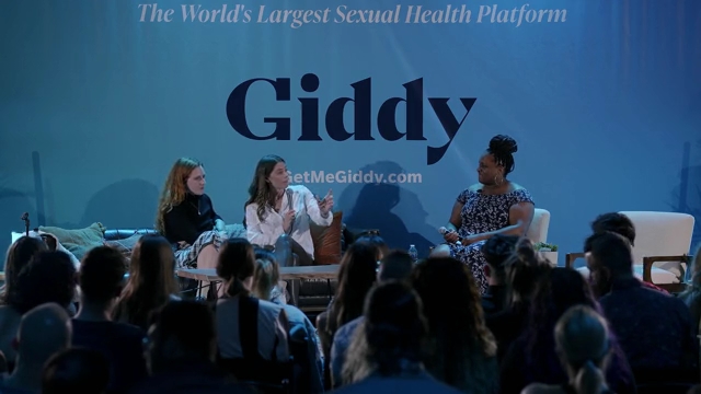 Ashley-Greene-dot-nl_2022GetMeGiddy-BarePanel0926.jpg