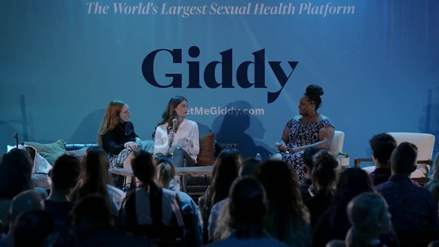 Ashley-Greene-dot-nl_2022GetMeGiddy-BarePanel0931.jpg