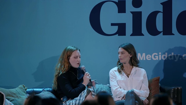 Ashley-Greene-dot-nl_2022GetMeGiddy-BarePanel0938.jpg