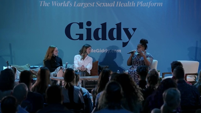Ashley-Greene-dot-nl_2022GetMeGiddy-BarePanel0975.jpg