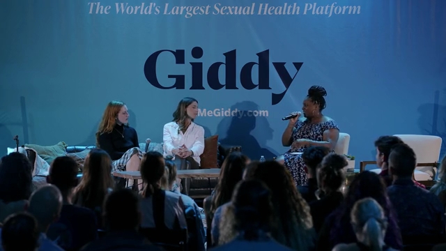 Ashley-Greene-dot-nl_2022GetMeGiddy-BarePanel0978.jpg