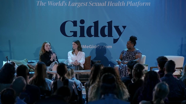 Ashley-Greene-dot-nl_2022GetMeGiddy-BarePanel0986.jpg