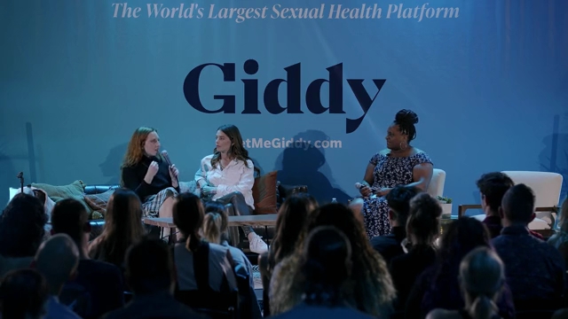 Ashley-Greene-dot-nl_2022GetMeGiddy-BarePanel0995.jpg