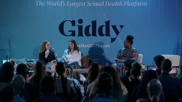 Ashley-Greene-dot-nl_2022GetMeGiddy-BarePanel0998.jpg