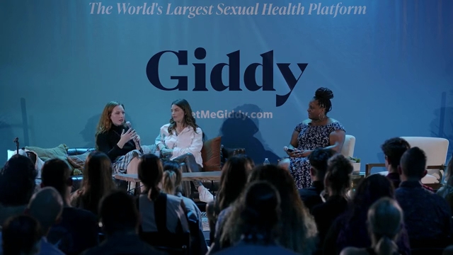 Ashley-Greene-dot-nl_2022GetMeGiddy-BarePanel0999.jpg