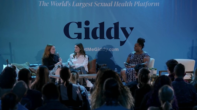 Ashley-Greene-dot-nl_2022GetMeGiddy-BarePanel1002.jpg