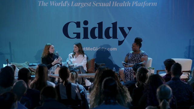 Ashley-Greene-dot-nl_2022GetMeGiddy-BarePanel1007.jpg