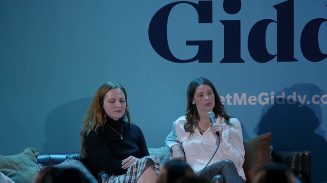 Ashley-Greene-dot-nl_2022GetMeGiddy-BarePanel1012.jpg