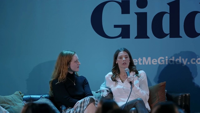 Ashley-Greene-dot-nl_2022GetMeGiddy-BarePanel1018.jpg