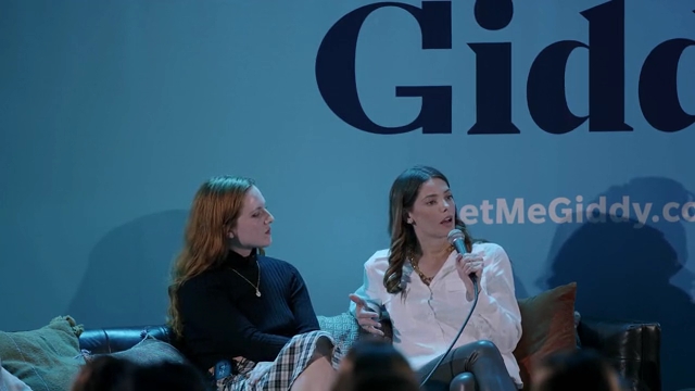 Ashley-Greene-dot-nl_2022GetMeGiddy-BarePanel1028.jpg