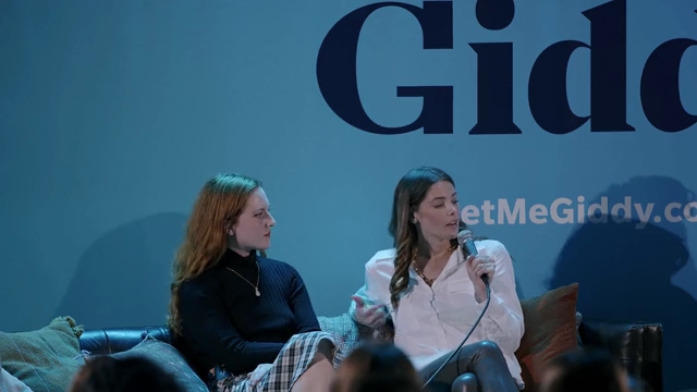 Ashley-Greene-dot-nl_2022GetMeGiddy-BarePanel1035.jpg