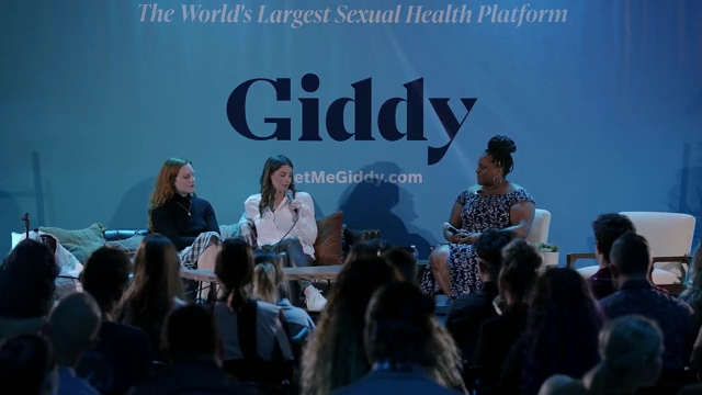 Ashley-Greene-dot-nl_2022GetMeGiddy-BarePanel1051.jpg