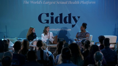 Ashley-Greene-dot-nl_2022GetMeGiddy-BarePanel0918.jpg