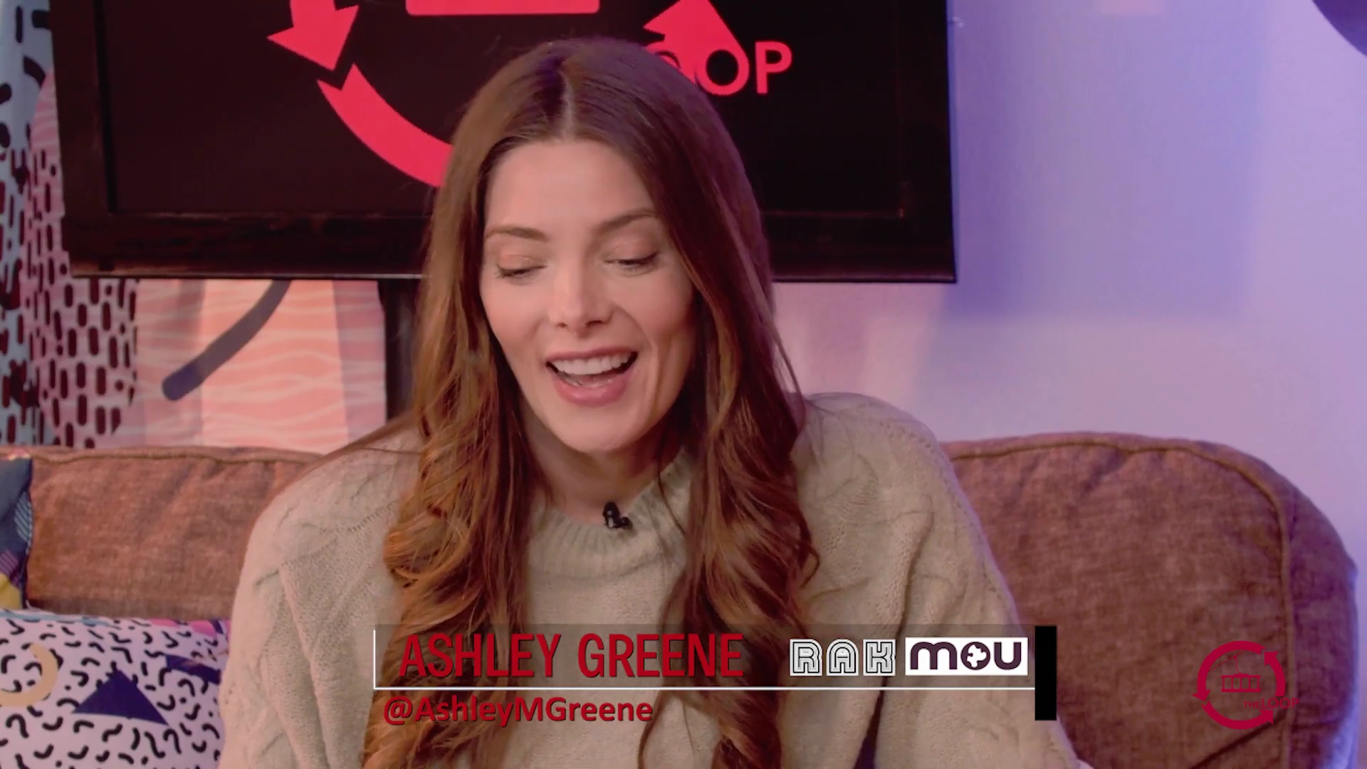 Ashley-Greene-dot-nl_2022TheLoop0015.jpg
