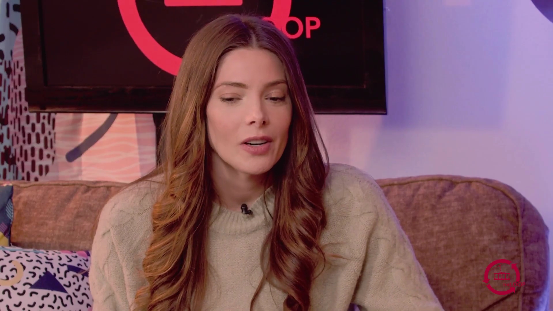 Ashley-Greene-dot-nl_2022TheLoop0034.jpg
