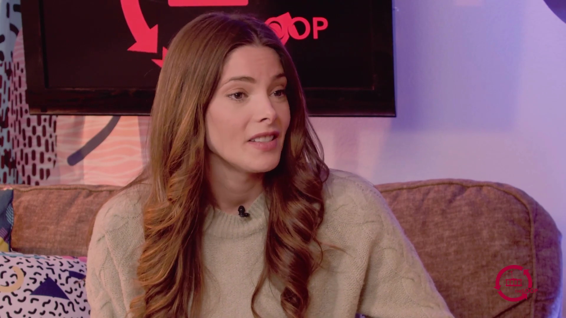 Ashley-Greene-dot-nl_2022TheLoop0043.jpg