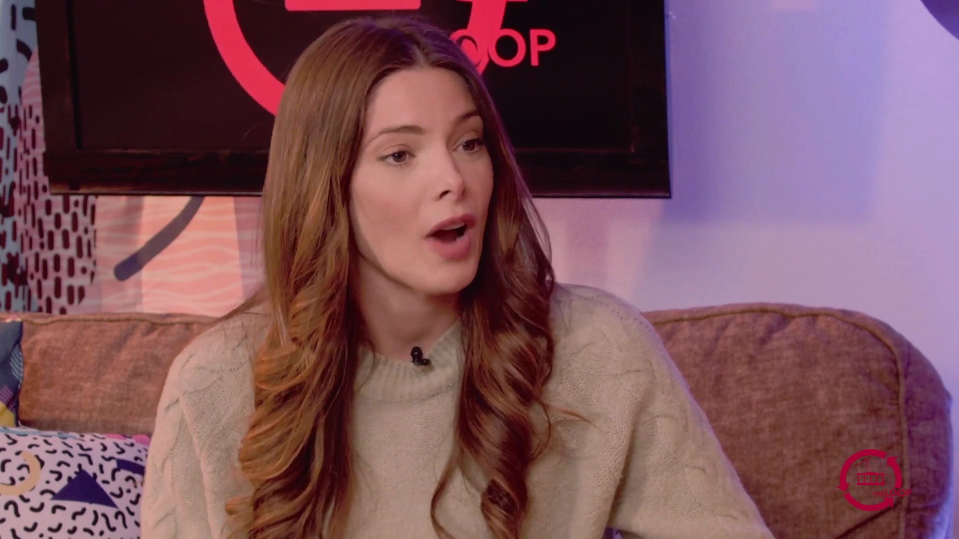 Ashley-Greene-dot-nl_2022TheLoop0045.jpg