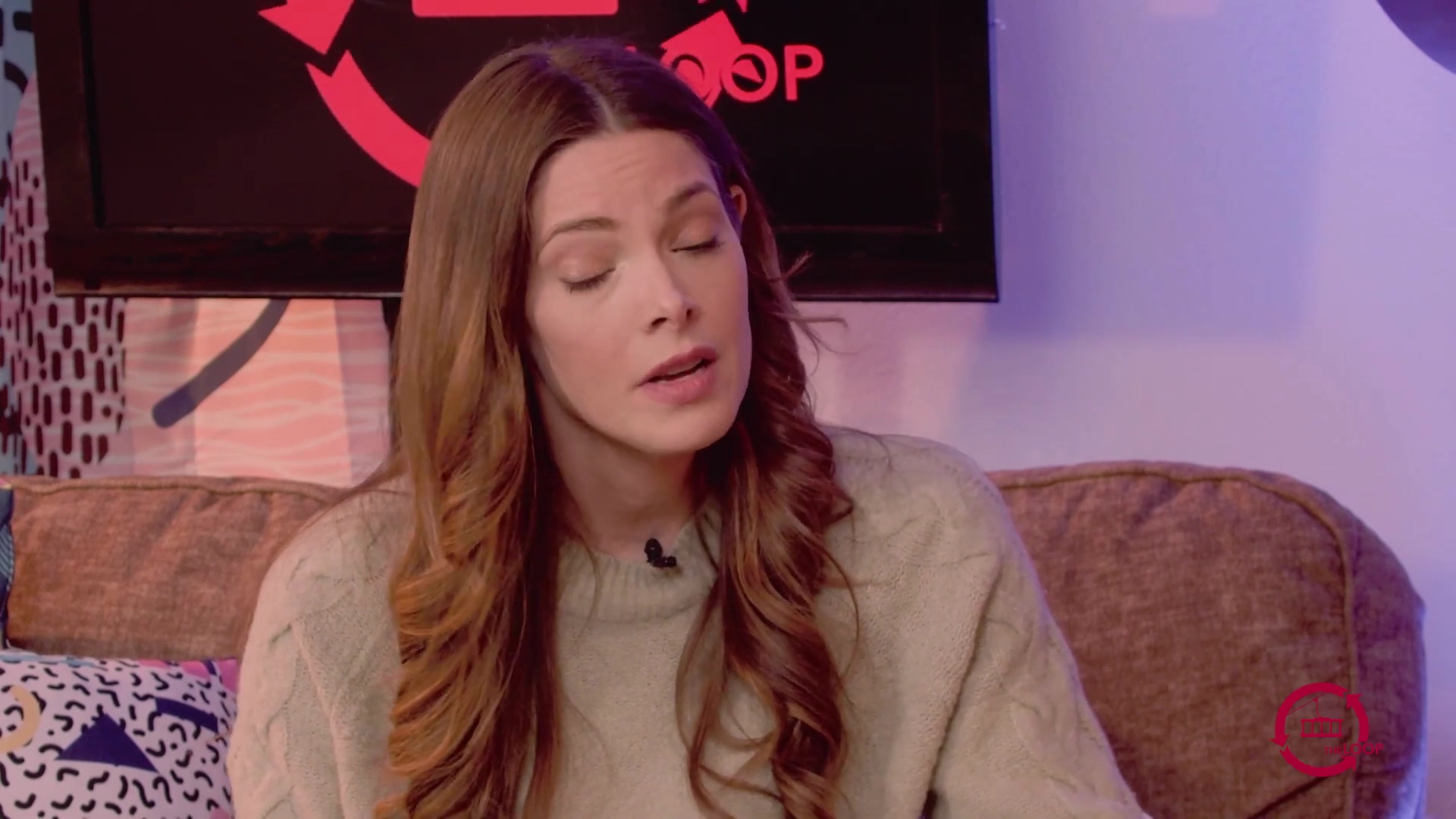 Ashley-Greene-dot-nl_2022TheLoop0110.jpg