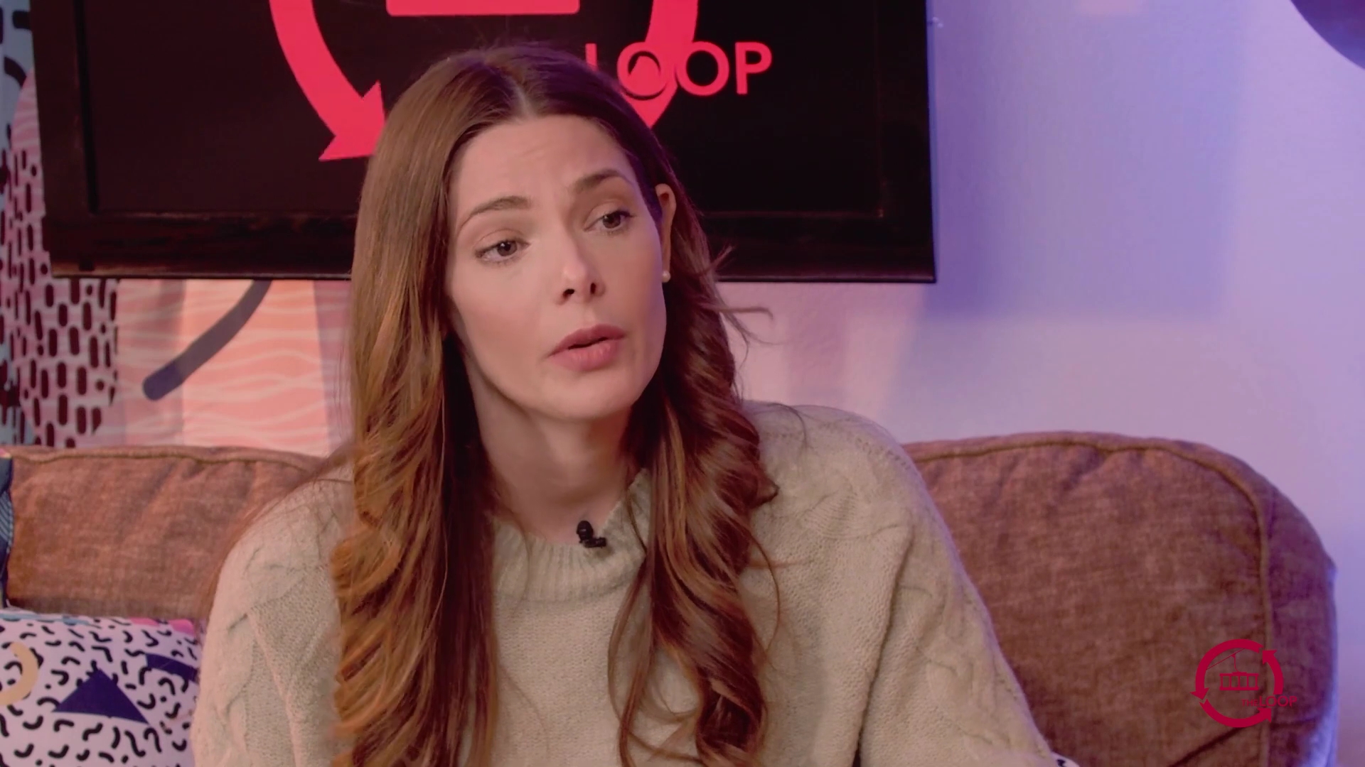 Ashley-Greene-dot-nl_2022TheLoop0175.jpg