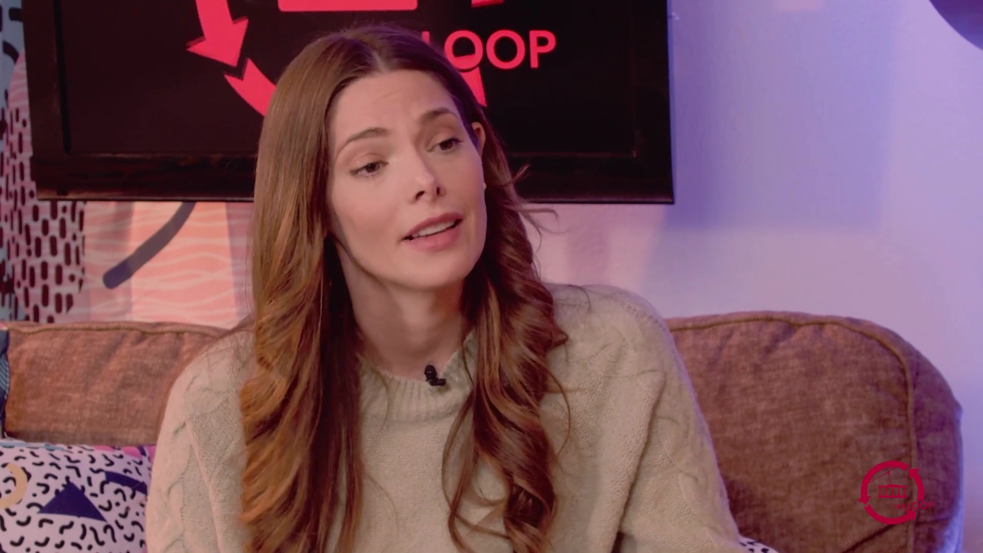Ashley-Greene-dot-nl_2022TheLoop0184.jpg
