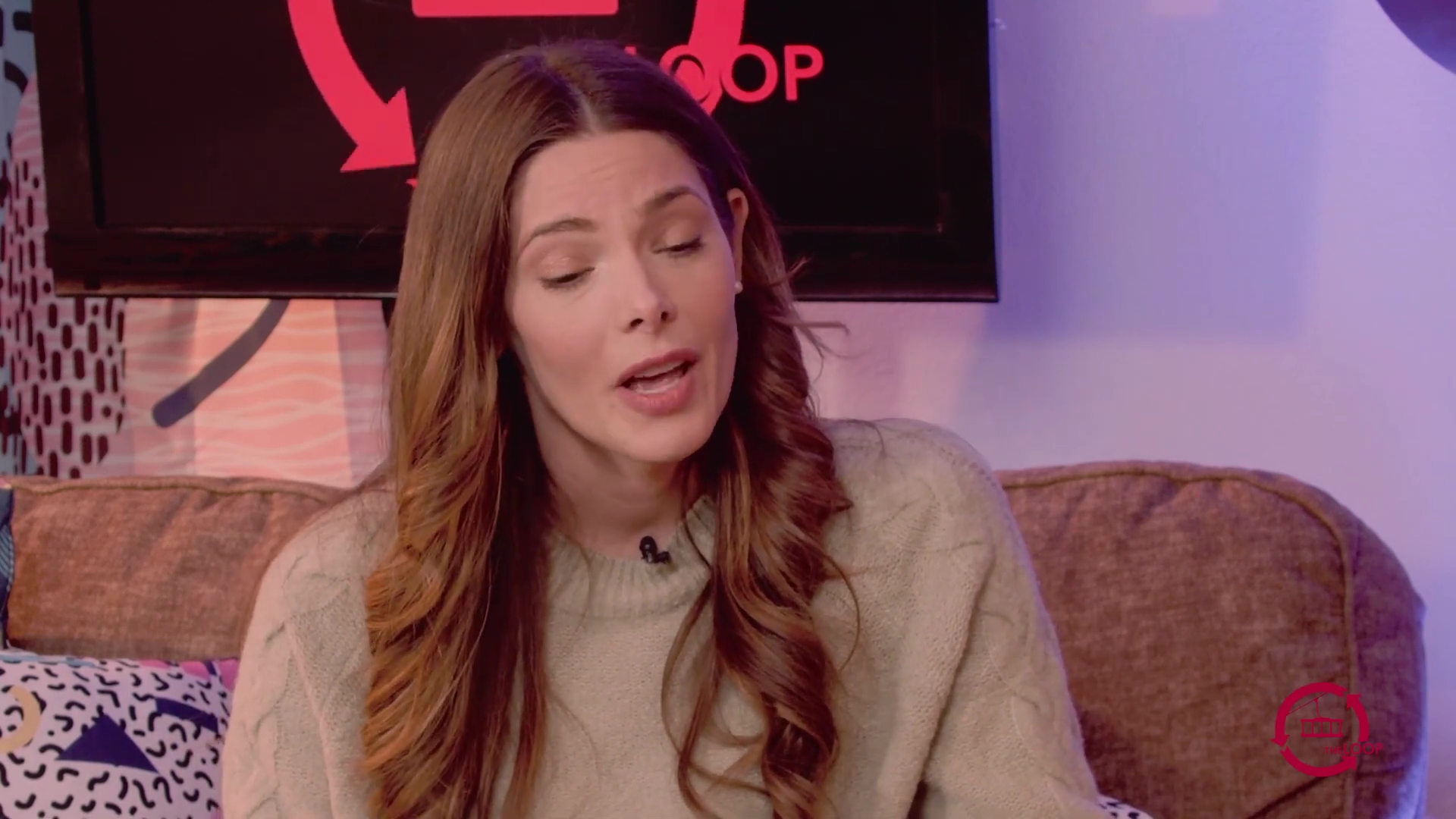 Ashley-Greene-dot-nl_2022TheLoop0185.jpg
