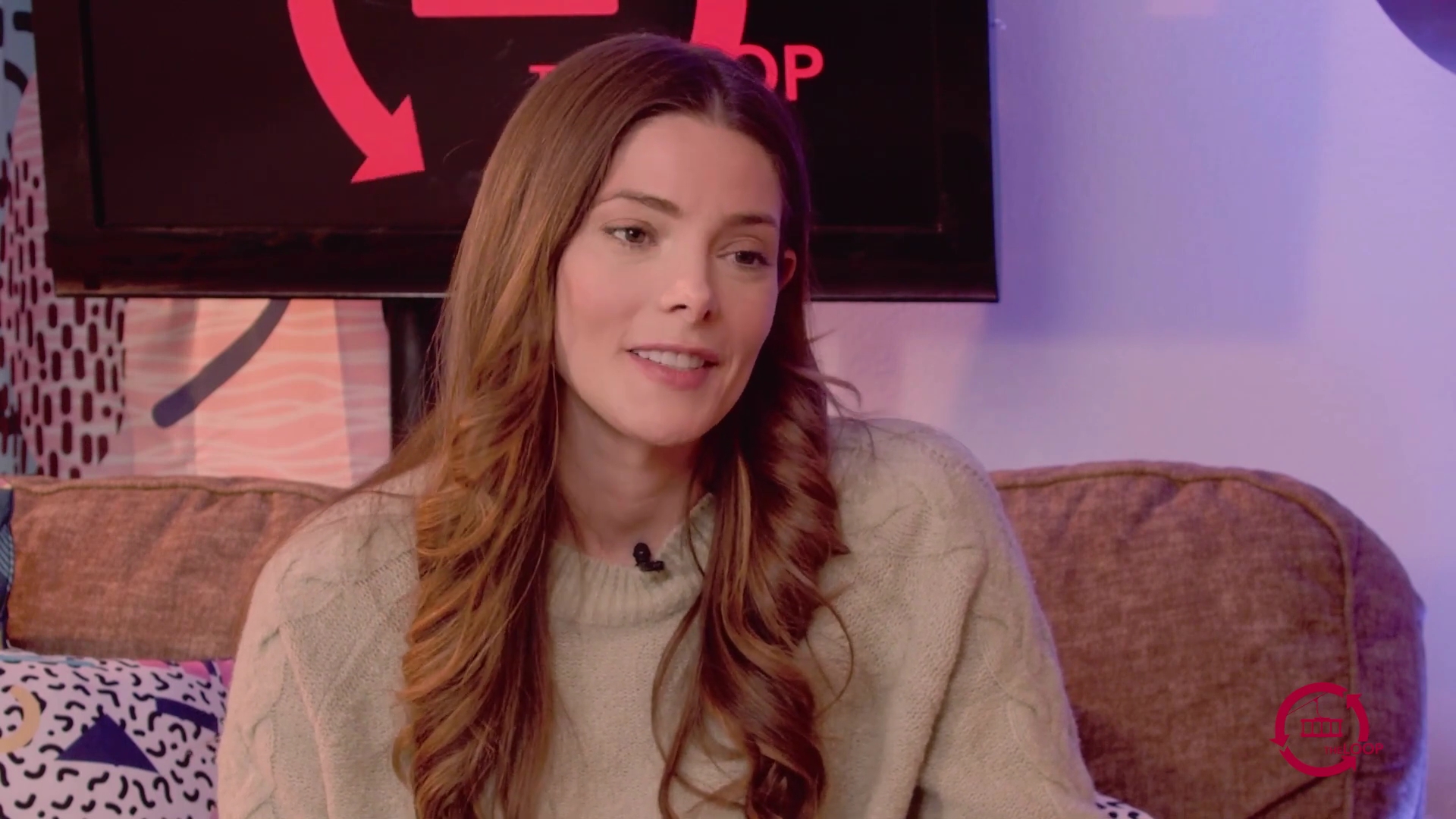 Ashley-Greene-dot-nl_2022TheLoop0188.jpg