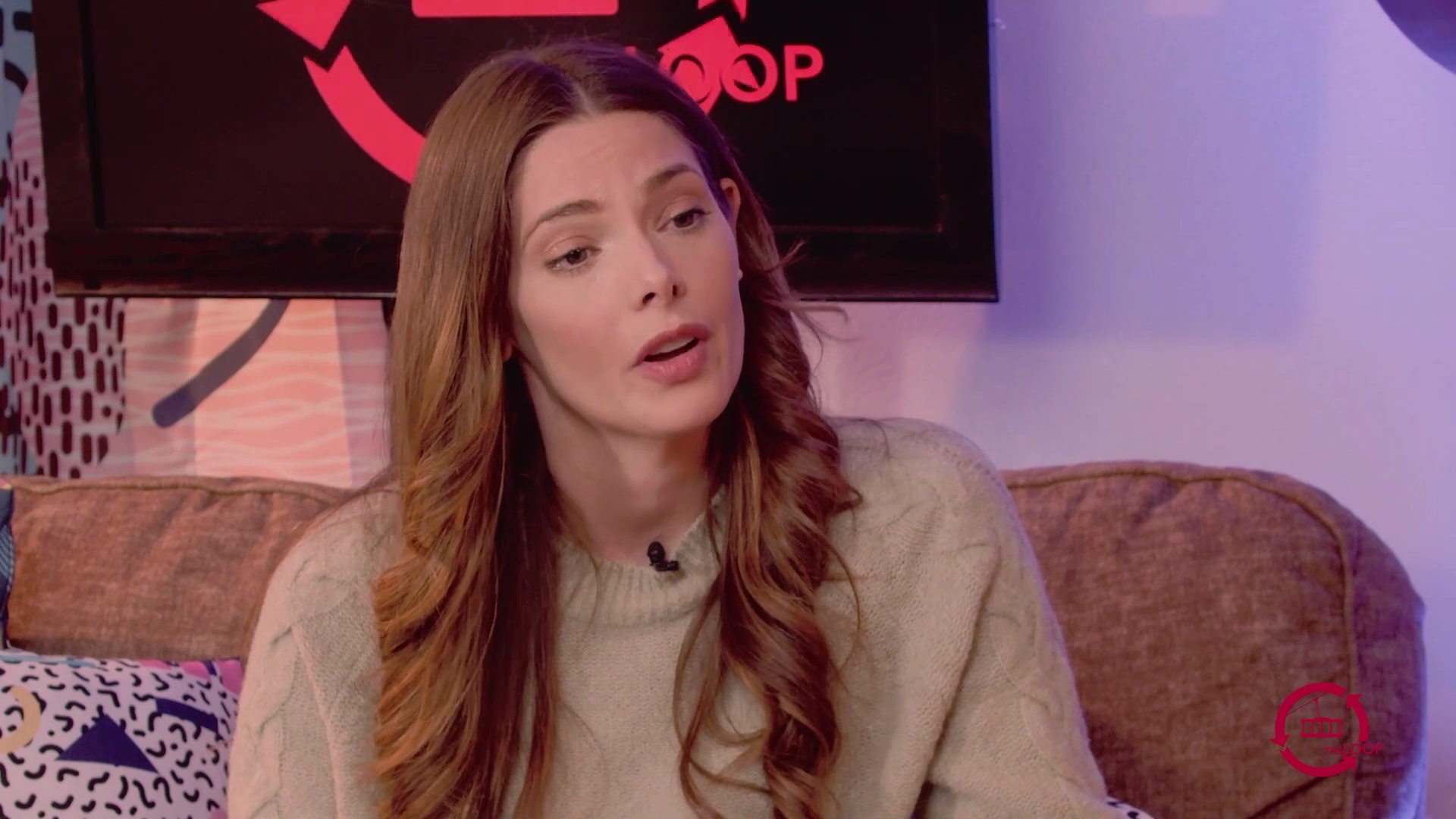 Ashley-Greene-dot-nl_2022TheLoop0191.jpg