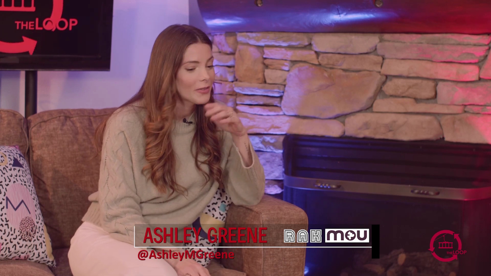 Ashley-Greene-dot-nl_2022TheLoop0266.jpg