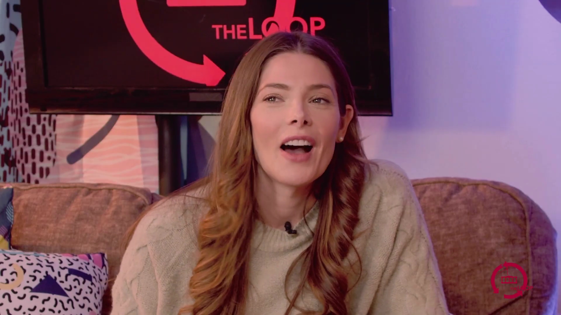 Ashley-Greene-dot-nl_2022TheLoop0285.jpg