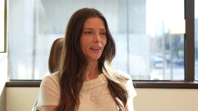ashley-greene-dot-nl_BarrettPlasticSurgery0008.jpg