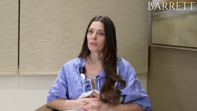 ashley-greene-dot-nl_BarrettPlasticSurgery0024.jpg