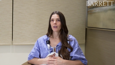 ashley-greene-dot-nl_BarrettPlasticSurgery0031.jpg