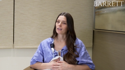 ashley-greene-dot-nl_BarrettPlasticSurgery0033.jpg